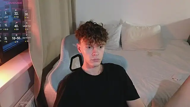 Snapshot of cute_thomas chatting on July 12, 2026, 6:21 pm cute thomas online show from July 12, 2026, 6:21 pm
