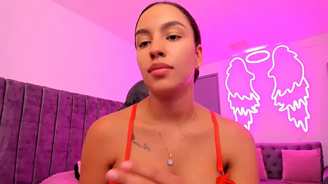 xiomara  cortes online show from September 30, 2025, 12:48 am