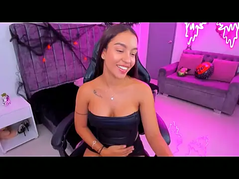 xiomara  cortes online show from October 27, 2025, 8:57 pm