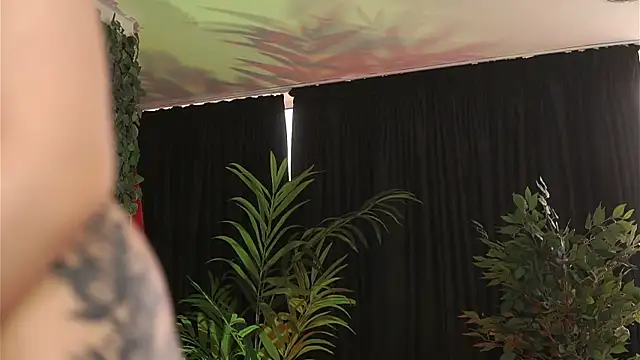 HotSkinnyX online show from March 14, 2025, 5:27 am