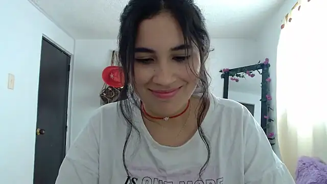 InocentHeaven1 online show from December 10, 2024, 3:44 pm