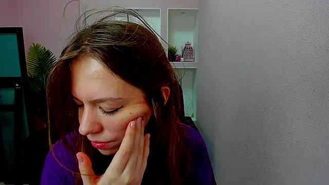 Persephoni online show from November 11, 2025, 8:42 pm