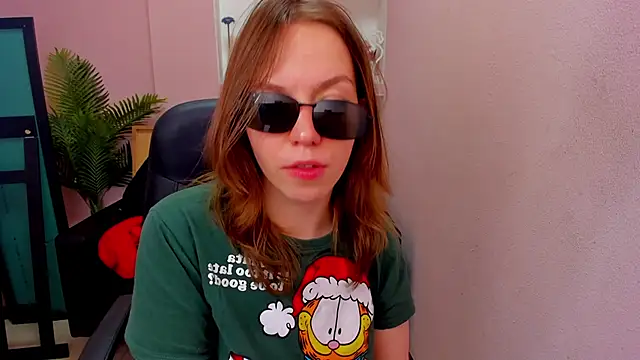 Persephoni online show from December 17, 2025, 5:02 am