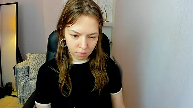 Snapshot of Persephoni chatting on June 20, 2026, 10:18 am Persephoni online show from June 20, 2026, 10:18 am