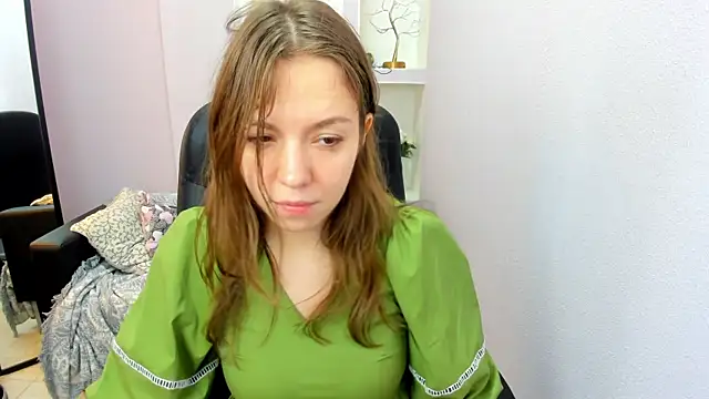Snapshot of Persephoni chatting on July 12, 2026, 5:53 am Persephoni online show from July 12, 2026, 5:53 am