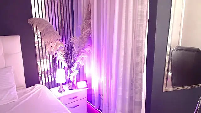 LiaVillalobos online show from March 11, 2026, 12:22 pm