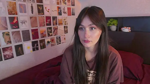 itssophiie online show from September 10, 2025, 12:05 pm