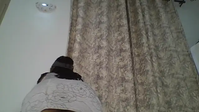 Snapshot of sweet_sassy_ chatting on October 12, 2025, 4:00 am sweet sassy online show from October 12, 2025, 4:00 am