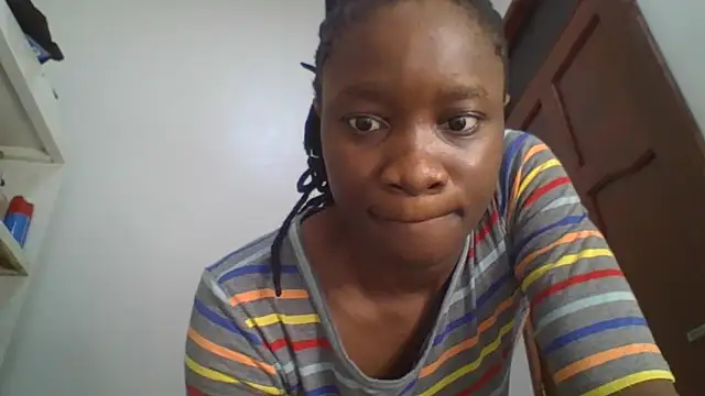 Snapshot of sweet_sassy_ chatting on October 29, 2025, 4:15 am sweet sassy online show from October 29, 2025, 4:15 am