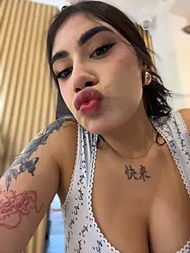 Snapshot of clarachanelricek chatting on December 15, 2025, 7:29 pm clarachanelricek online show from December 15, 2025, 7:29 pm