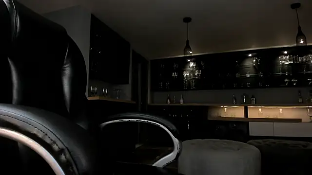 SophieBarnett online show from April 4, 2026, 11:46 pm