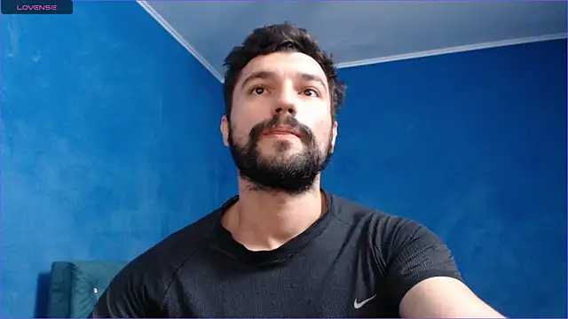 Snapshot of alex_blu chatting on October 9, 2025, 8:34 am alex blu online show from October 9, 2025, 8:34 am