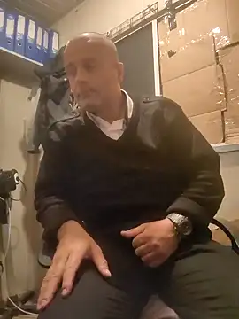 muscularsexy online show from September 24, 2025, 10:46 pm