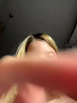 kimczii online show from December 3, 2024, 12:38 pm