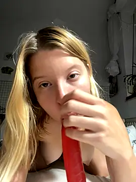 kimczii online show from December 4, 2024, 1:31 pm