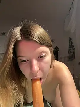 kimczii online show from February 24, 2026, 7:28 am