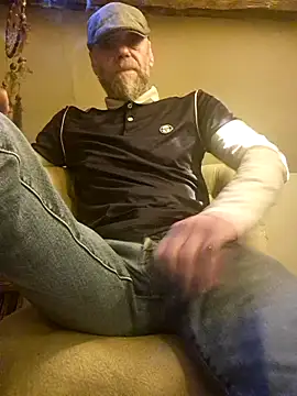 eddouxxx78 online show from March 13, 2026, 4:02 pm