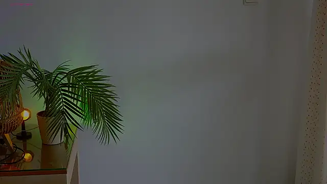 anabelcurvy online show from March 18, 2026, 2:53 pm