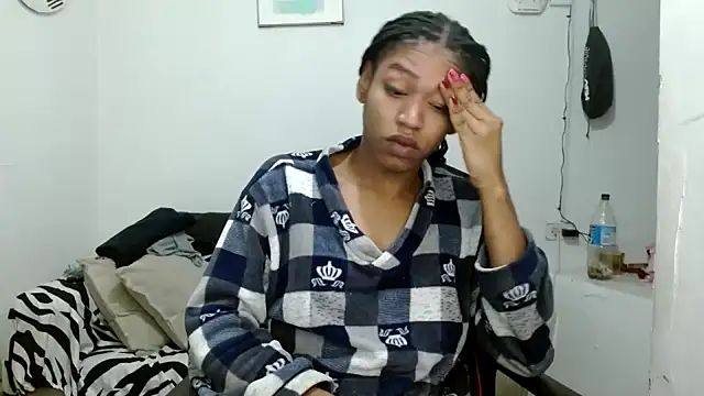 angelamarie1 online show from April 10, 2026, 12:10 pm