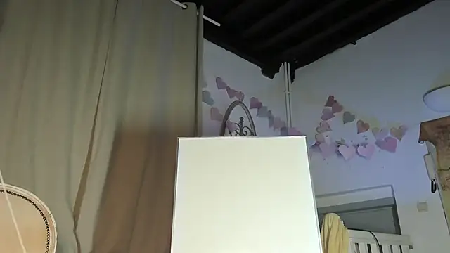 Lola Belgium online show from March 16, 2025, 8:11 pm