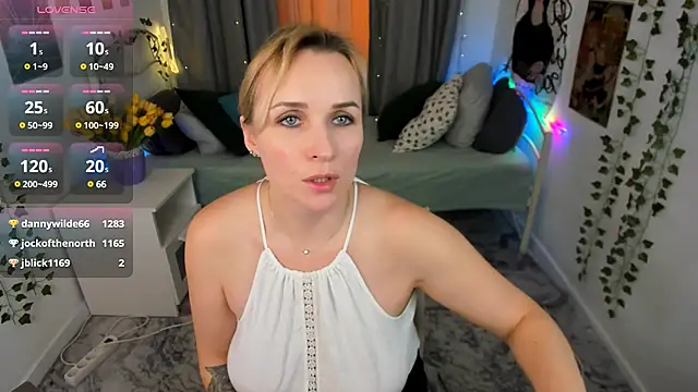 Karinella x online show from March 10, 2025, 3:56 am