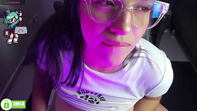 Snapshot of Roxy_clark chatting on May 16, 2026, 10:36 am Roxy clark online show from May 16, 2026, 10:36 am