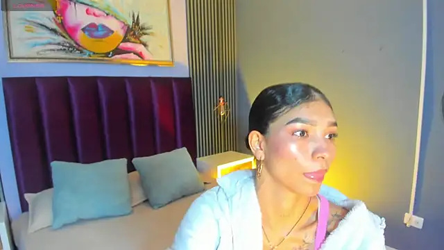 Snapshot of LauraAristizabal chatting on April 24, 2026, 12:18 pm LauraAristizabal online show from April 24, 2026, 12:18 pm