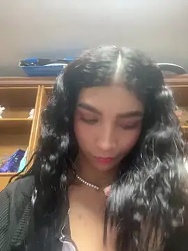 Snapshot of LauraAristizabal chatting on May 1, 2026, 11:26 am LauraAristizabal online show from May 1, 2026, 11:26 am