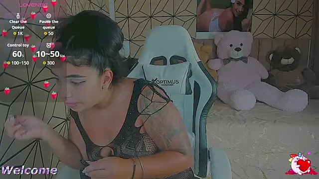 vane lopez  online show from October 15, 2025, 5:57 pm