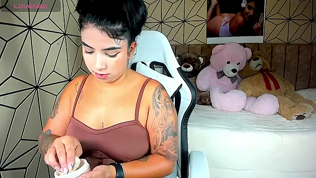 vane lopez  online show from November 5, 2025, 6:41 pm