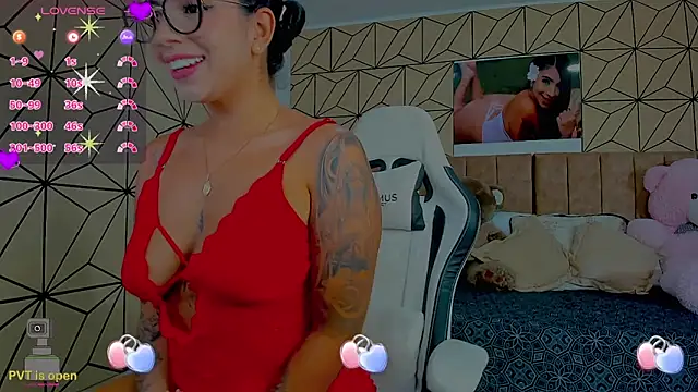 vane lopez  online show from February 12, 2026, 7:42 pm