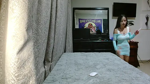 MINI Petite online show from October 11, 2025, 4:33 am