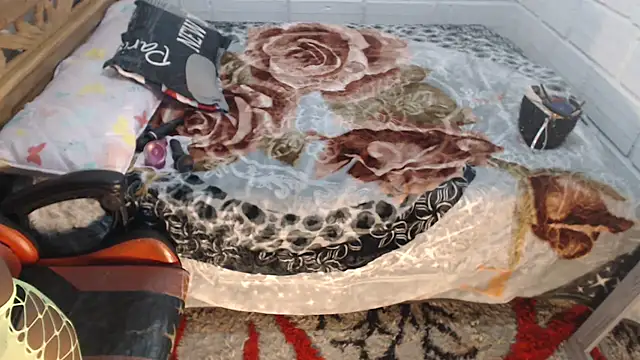 sexyjustin202 online show from November 11, 2025, 2:33 am