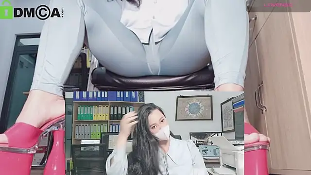 Snapshot of Sime_Naughty chatting on September 13, 2025, 10:42 pm Sime Naughty online show from September 13, 2025, 10:42 pm