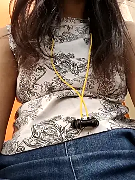 Snapshot of CuteSarikaLIVE chatting on February 25, 2026, 3:49 am CuteSarikaLIVE online show from February 25, 2026, 3:49 am