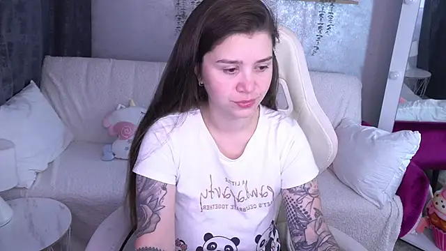 AmellyMilly online show from October 18, 2025, 5:43 am