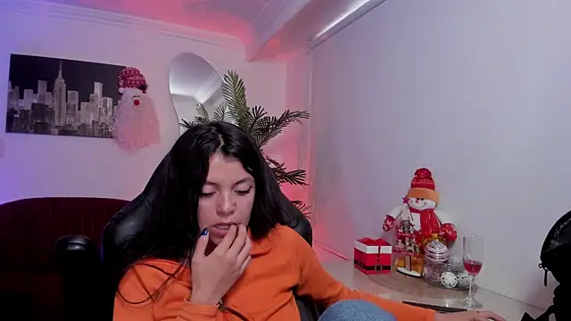 Meghan320 online show from December 31, 2024, 2:58 pm