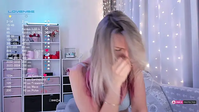 Karamelsw  online show from February 18, 2025, 11:52 pm