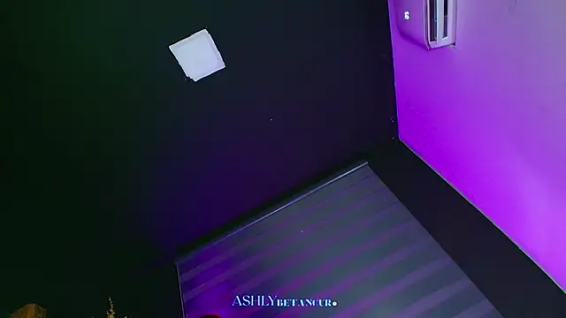 AshlyBetancurX online show from February 1, 2026, 10:41 pm