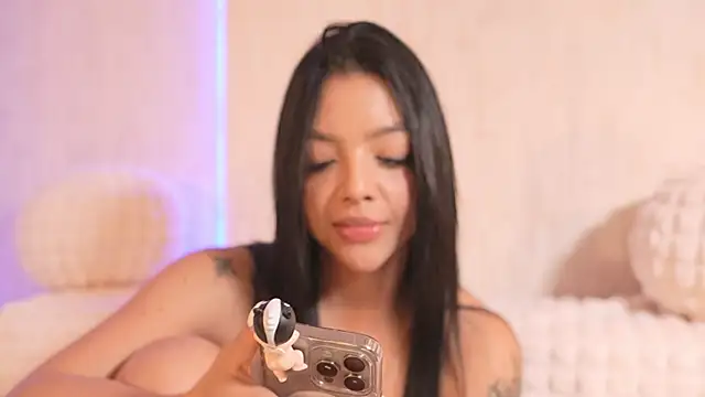 sarah hiill online show from February 19, 2025, 11:46 pm