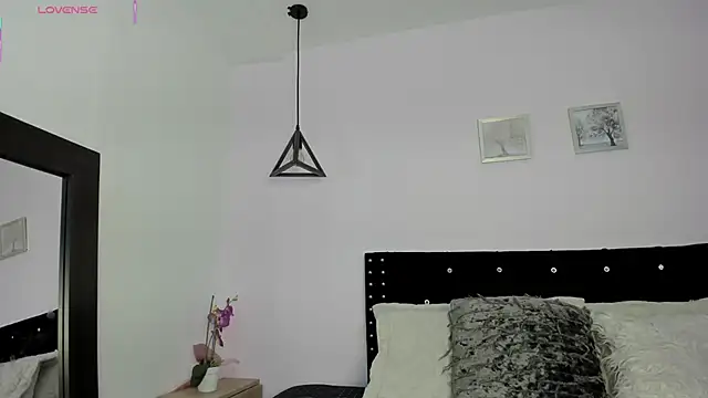 CeliWoods online show from November 24, 2025, 11:21 am