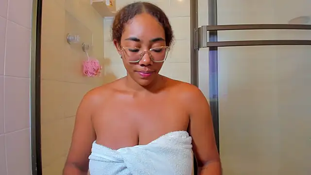 Aisharhodes00 online show from December 11, 2024, 7:36 pm