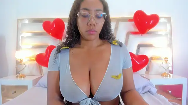 Aisharhodes00 online show from February 15, 2025, 1:49 pm