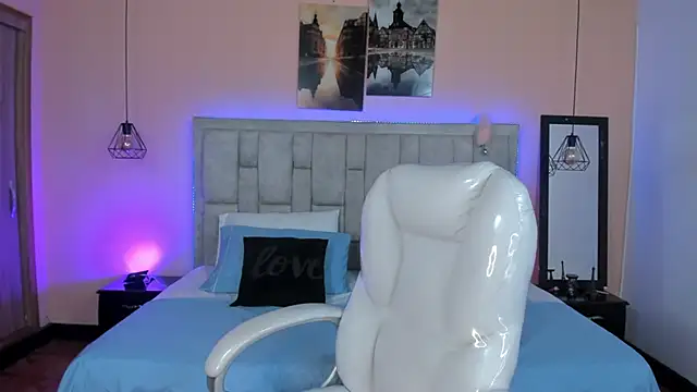 Snapshot of Stefhanyblow chatting on December 7, 2024, 4:20 am Stefhanyblow online show from December 7, 2024, 4:20 am