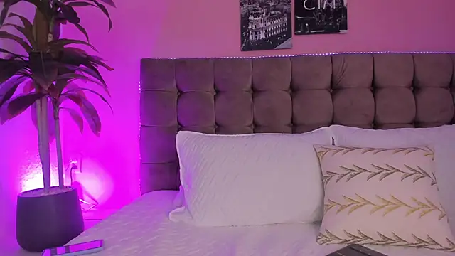 Snapshot of Stefhanyblow chatting on February 27, 2025, 12:54 am Stefhanyblow online show from February 27, 2025, 12:54 am