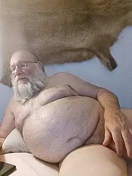 Snapshot of SexySantaC chatting on May 17, 2026, 9:44 pm SexySantaC online show from May 17, 2026, 9:44 pm