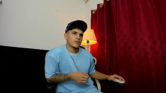 Snapshot of Evan_stoner chatting on September 27, 2025, 1:32 am Evan stoner online show from September 27, 2025, 1:32 am