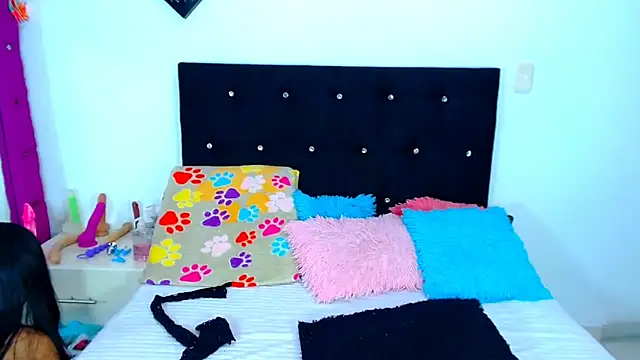 Jenng18 online show from November 9, 2025, 5:06 am