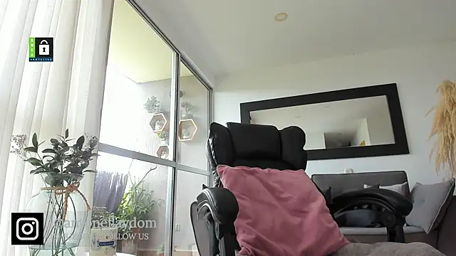 Snapshot of antonella_dom1 chatting on March 10, 2025, 4:14 pm antonella dom1 online show from March 10, 2025, 4:14 pm