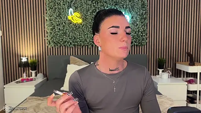 Snapshot of LizaRoxx chatting on October 13, 2025, 6:52 pm LizaRoxx online show from October 13, 2025, 6:52 pm